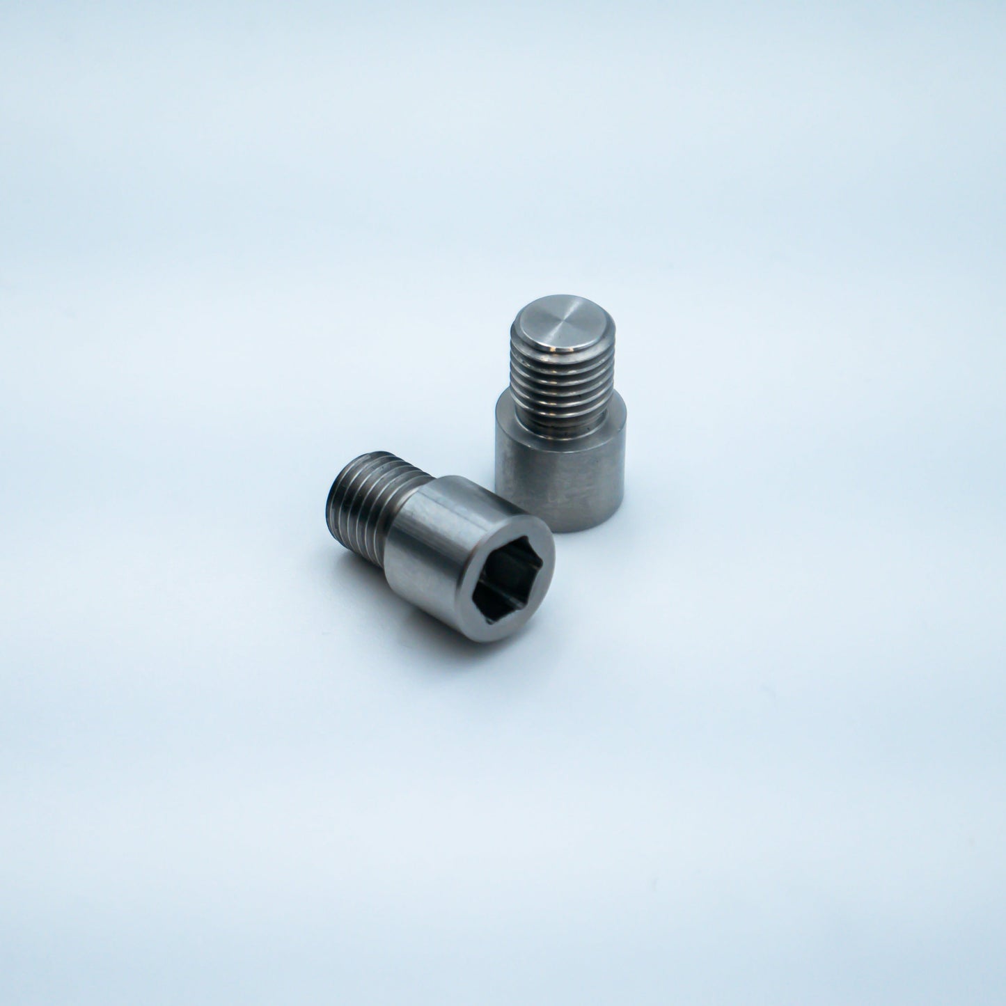 busing bolts M8x1